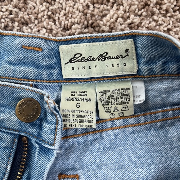 COPY - Vintage Eddie Bauer Jean Shorts, Size 6 - Picture 3 of 3